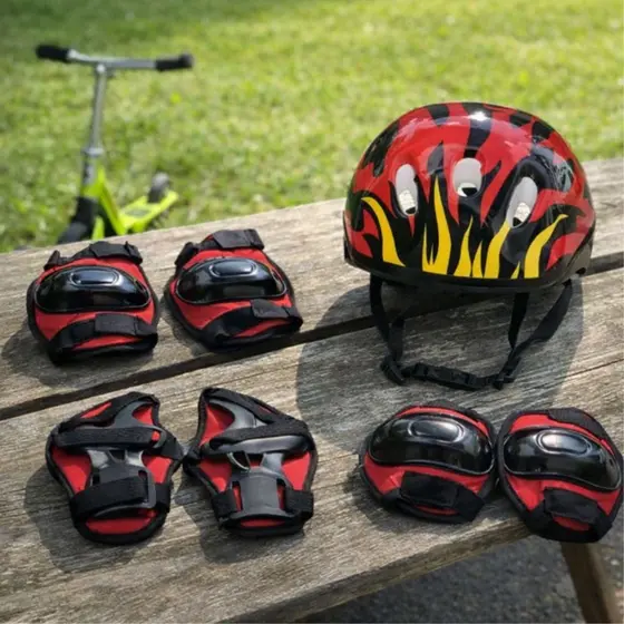 Kit Proteção Infantil Skate Patins Bike Patinete Joelheira Capacete Munhequeira Tornozeleira Segurança Criança Zippy Toy