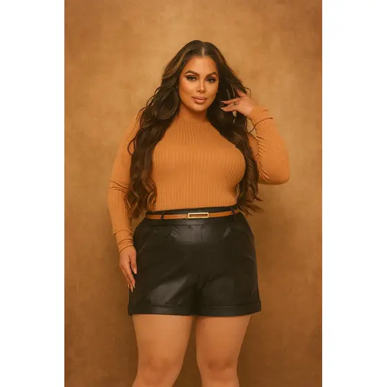 Short Couro Fake Femino Plus Size
