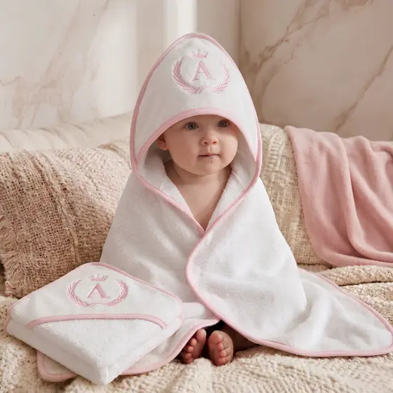 Kit 2 Toalha De Banho Personalizada Inicial Nome Do Bebe Capuz Bordado 100% algodão Alta Absorção