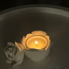 Vela aromatica em peca de gesso para vela formato de rosa decoração presente DIA DAS MÃES