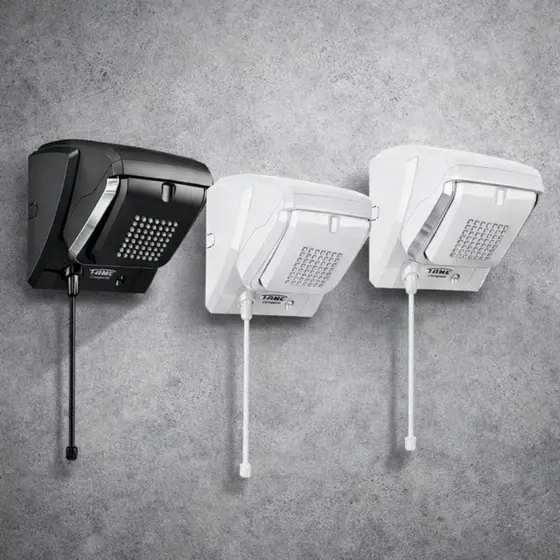Ducha Chuveiro Quente Compacta Eletrônica 127v/220v Fame