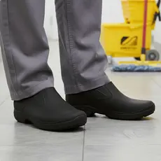 Sapato Antiderrapante Para Limpeza e Cozinha Profissional e Trabalho