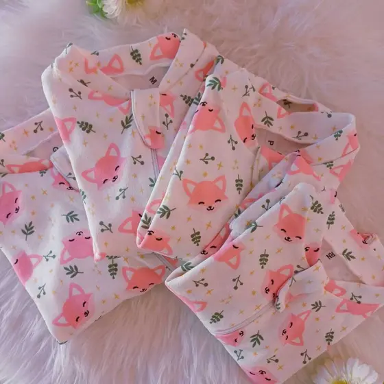 Macacão estampado para bebe menina com zíper tecido macio aconchegante RN ao G