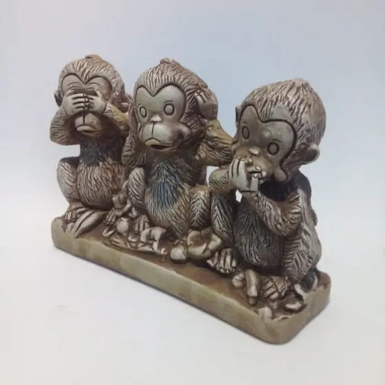 Escultura Trio de macacos da sabedoria. Peça decorativa de gesso. Trio ñ vejo,ñ falo,ñ escuro. Trio de macacos. estátua.
