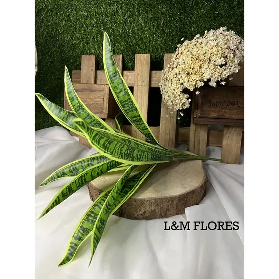 Buquê de Folhagem de São Jorge artificial com 9 folhas ideal para arranjos e decoração de casamento, festas e eventos