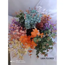 Buquê de Eucalipto artificial com 4 galhos ideal para arranjos e decoração de casamento, casa, festas e eventos