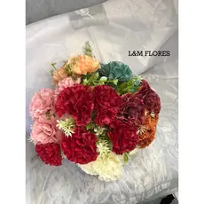 Buquê de Cravo artificial com 5 flores ideal para arranjos e decoração de casamento