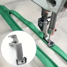 Calcador Zíper Invisível Regulável Lado Esquerda/Direito para Máquina Reta Industrial