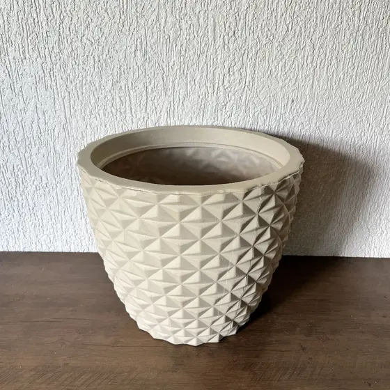 Vaso para Plantas Decorativo em Polietileno Bojo Diamante P medidas 30cm x 34cm x 22cm