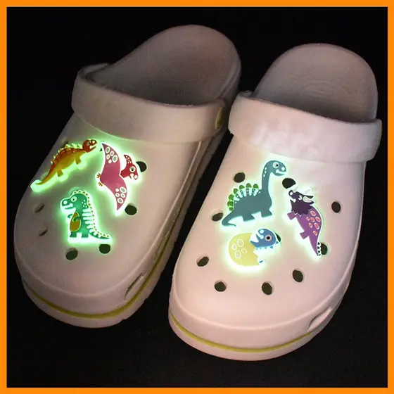 Encantos De Sapato Para Decoração De Tamanco Botão De Alfinetes De Dinossauro