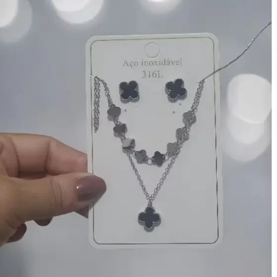 Conjunto Colar Duplo e Brincos Aço Inoxidável Prata Inspiração Virgínia
