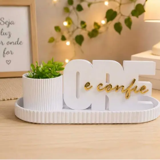 kit Decorativo Vaso, Bandeja e Placa ORE E CONFIE Religiosa Moderna Minimalista para Sala, Quarto