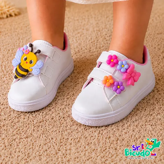 Tênis Infantil Menina Abelhinha 3D com Flores Calce Fácil Branco Rosa