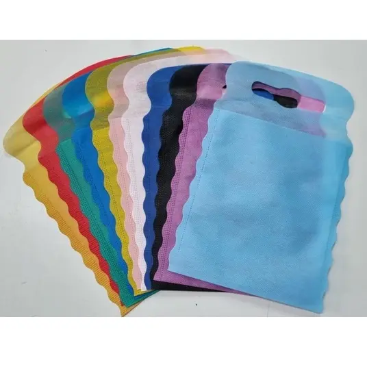 100 / 200 / 300 / 400 UNIDADES Lixocar TNT / Lixeira TNT / Lixocar p/ Câmbio em TNT / (18x26,5) SEM PERSONALIZAÇÃO