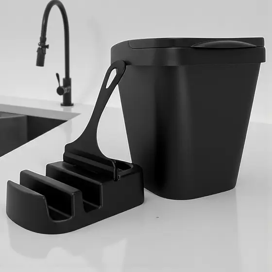 Kit Organizador de Pia Elegance 3 em 1 – Lixeira 4,8L, Rodinho e Porta Detergente