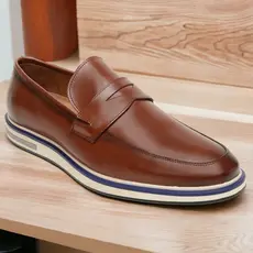 Sapato Casual Masculino London Couro Legítimo Sola Branca Slip On Luxuoso e Elegante Mocassim Loafer Italiano Forro e Palmilha em Couro