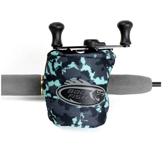 Capa Proteção Carretilha/Molinete Esporte Pesca Bad Fish Verde Água e Chumbo