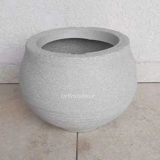Vasos  de plantas decorativo reciclável em polietileno, Esfera  M Código 87
