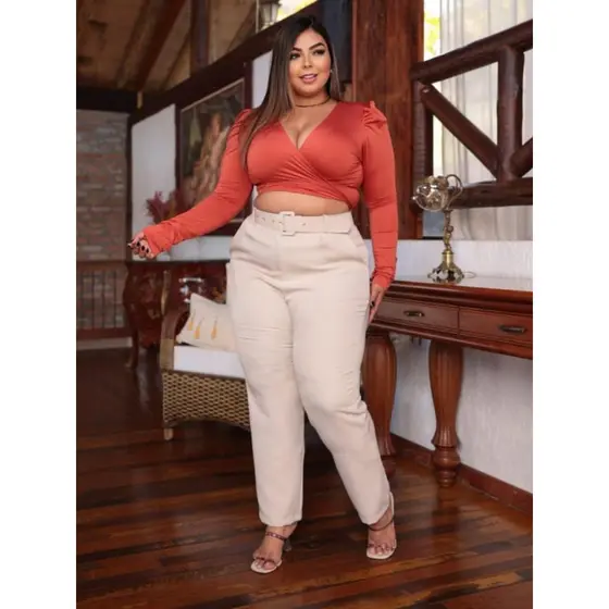 Calça alfaiataria plus size