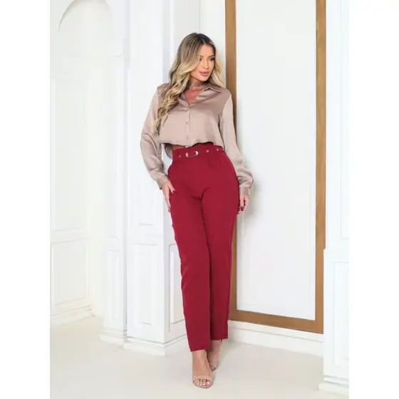 Calça alfaiataria com cinto