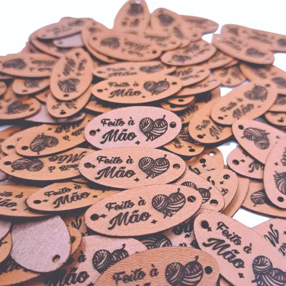 50 Etiquetas Couro Oval Feito À Mão Gravado a laser 3x1,5cm