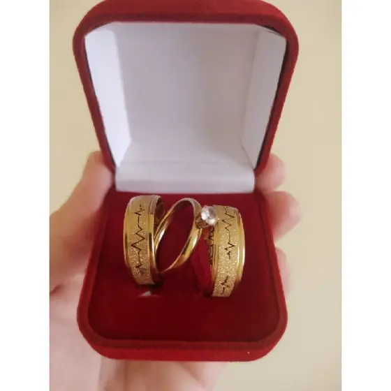 Par de alianças namoro compromisso douradas batimentos cardíacos + anel solitário