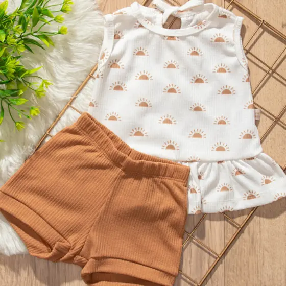Conjunto Bebê Verão Regata Estampa Sol e Shorts Marrom