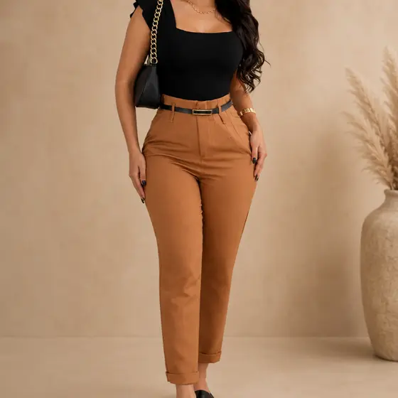 Calça Feminina Alfaiataria Social Perna Justa com Cintura Alta e Cinto Elegante de Couro