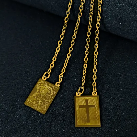 Escapulário Amuleto Jesus Aço Inox 316l Dourado