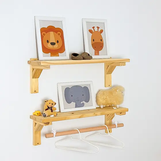 Kit 2 Prateleiras Infantil de Parede 60cm de Madeira 1 com Cabide Estilo Montessori
