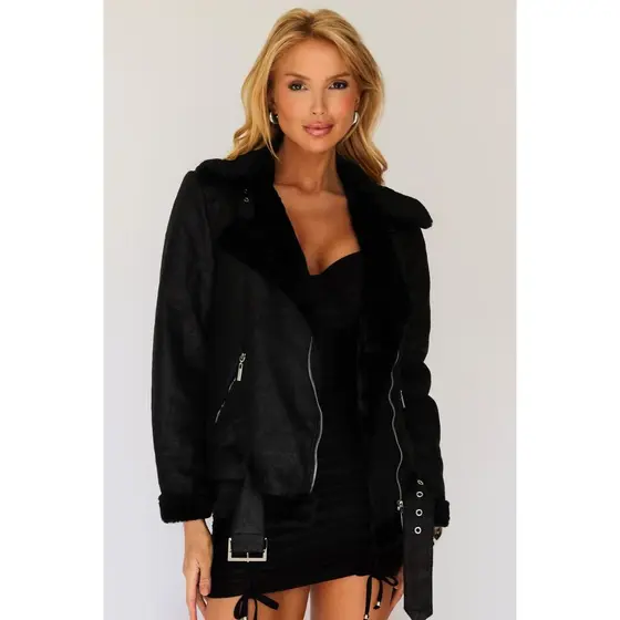 Jaqueta Feminina Detalhe Gola Planet Girls Preto