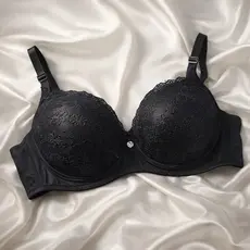 Sutiã Feminino Em Renda Com Bojo, Aro E Detalhe Metálico