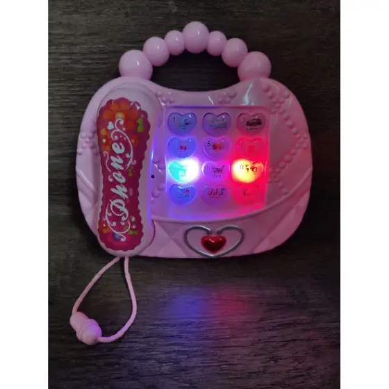 Telefone infantil com luzes e som
