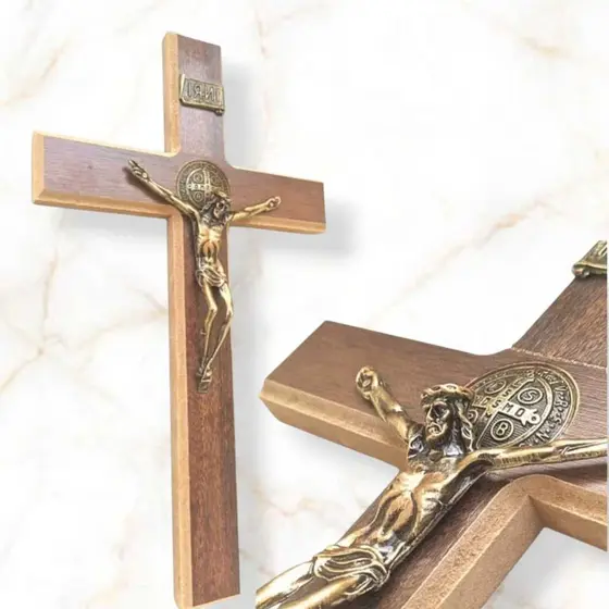 Crucifixo Cruz De Madeira Parede Porta Medalha de São Bento 20 Cm Detalhes Lindos