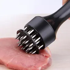Batedor Amaciador De Carne C/ Furador Manual Aço Inox Resistente Praticidade Na Cozinha