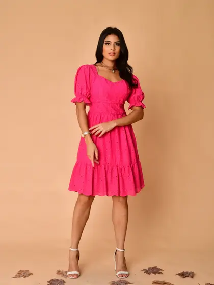 vestido curto luxo lese bordado manga curto 1944