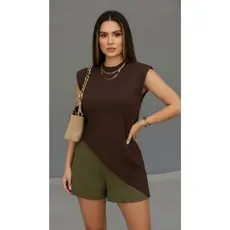 Blusa básica assimétrica ponta