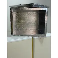 caixa de isopor laminada por dentro e envelopada  por fora