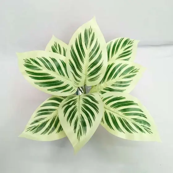 Planta Folhagem artiticial com 9 folhas ideal paraarranjos e decoração de escritório, consultório, loja, ca..