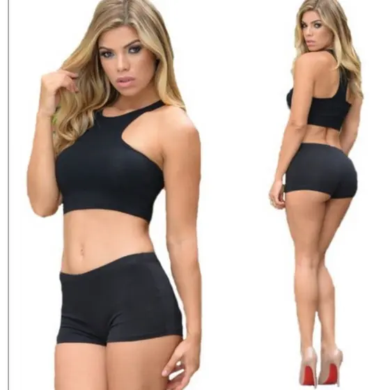 Micro short preto,ideal para usar debaixo de saias e vestidos