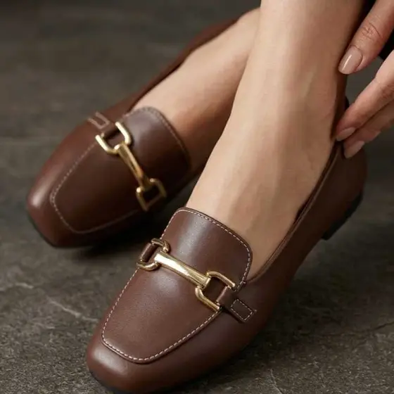 Mocassim Feminino Bico Quadrado Confortavel Enfeite ABS Dourado Calçado Sapatilha Moda Casual