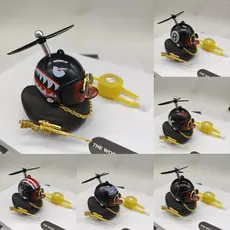 Pato preto com capacete para decoração do guiador da bicicleta com luzes