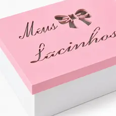 Caixa Organizadora De Lacinhos MDF Rosa E Branca Para Quarto De Bebê 20x16x8cm