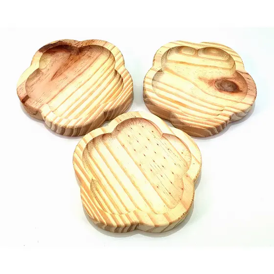 Petisqueira em Formato Flor em Madeira Pinus – Kit 3 Peças para Servir com Charme