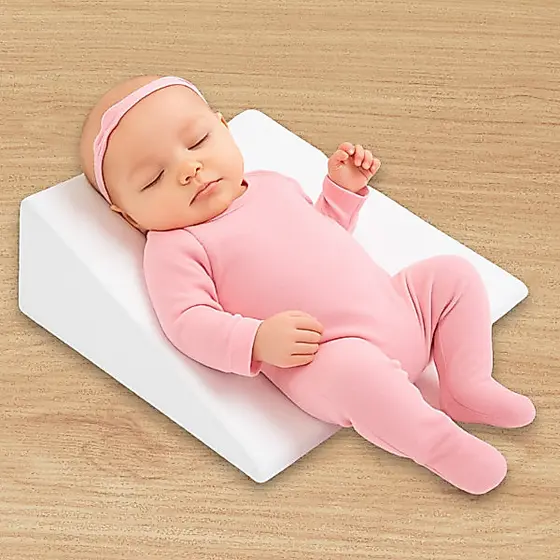 Travesseiro Anti Refluxo para Bebê Inclinado Confortável e Seguro 31x29cm