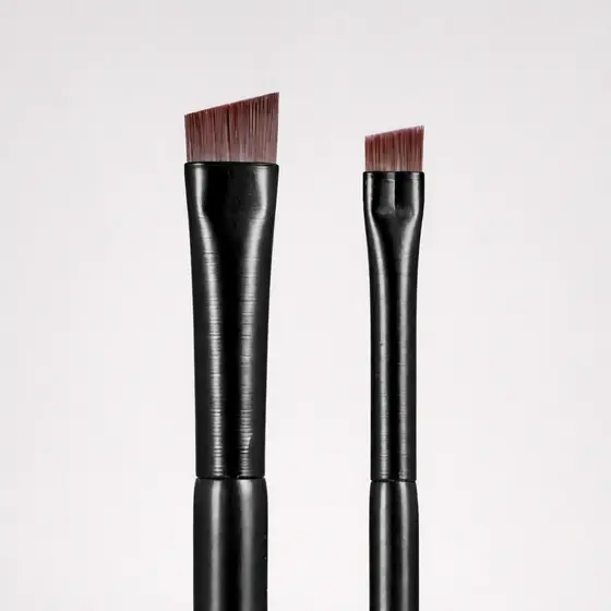 Kit com 2 Pincéis Pretos Ultrafinos Chanfrados de Precisão para Sobrancelhas, Delineador, Sombra e Olhos