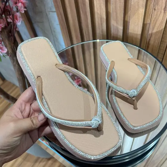 Chinelo feminino NO STRASS Verao 2026