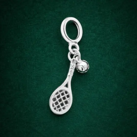 Berloque Pingente Raquete de Tênis em Prata 925 Esportiva e Sofisticada 17x10mm