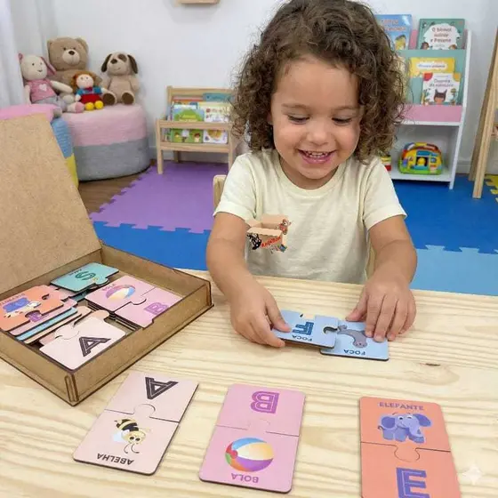 Brinquedo Pedagógico Em Madeira Estojo Quebra Cabeça Infantil Alfabeto Ilustrado