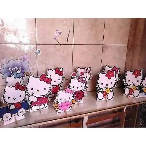 Hello Kitty 10 Display De Mesa Mdf